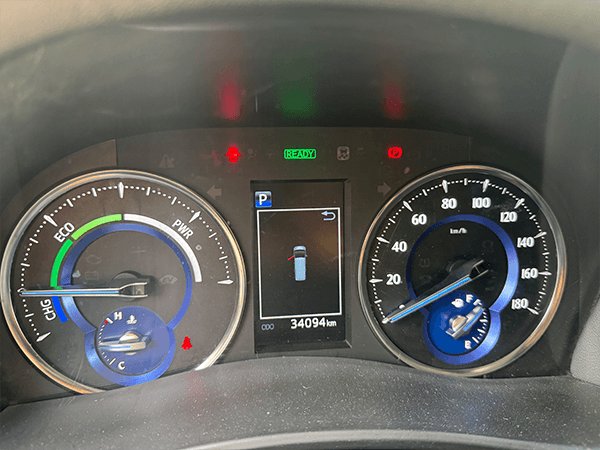 Toyota Alphard-DD-74392 (1)