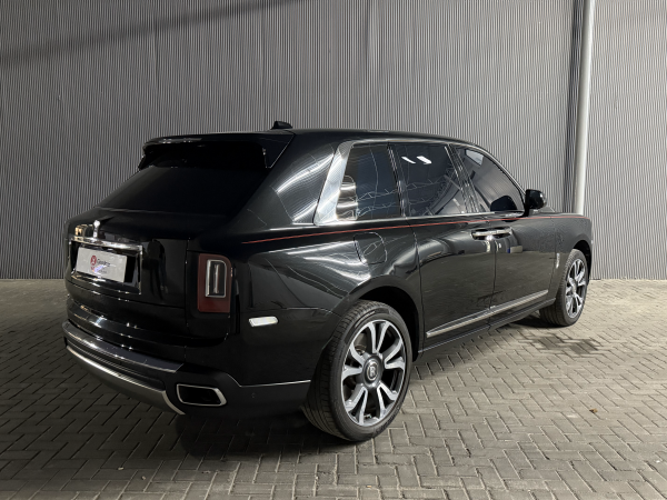 Rolls-Royce Cullinan (2)